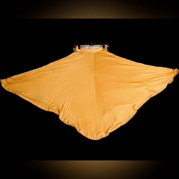 Made in Italy Golden yellow mustard yellow flowy midi skirt - Picture 11 of 13
